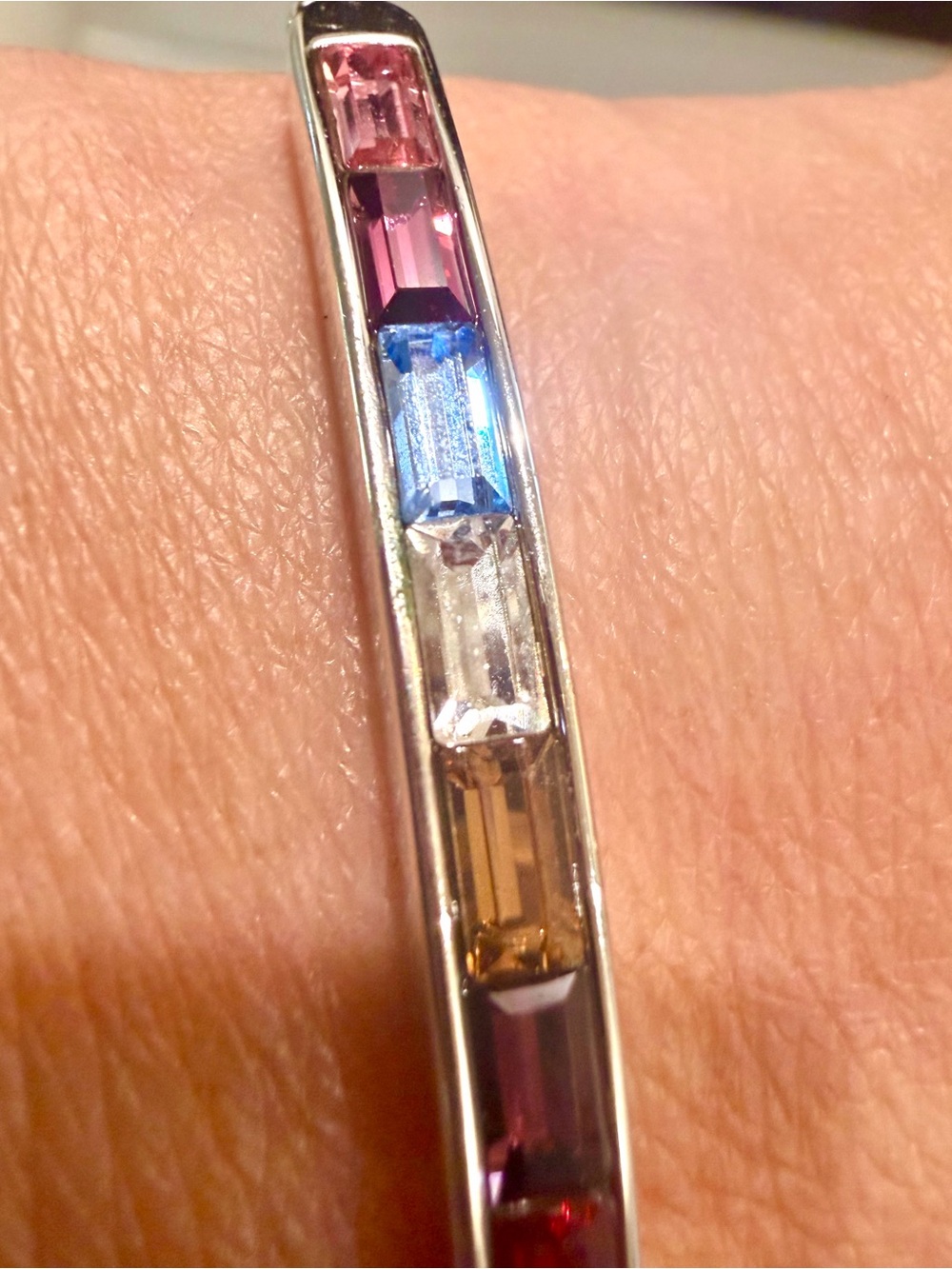 925 Sterling Silver Rainbow
Baguette Crystal Bolo Slider
Bracelet - IBB Like New